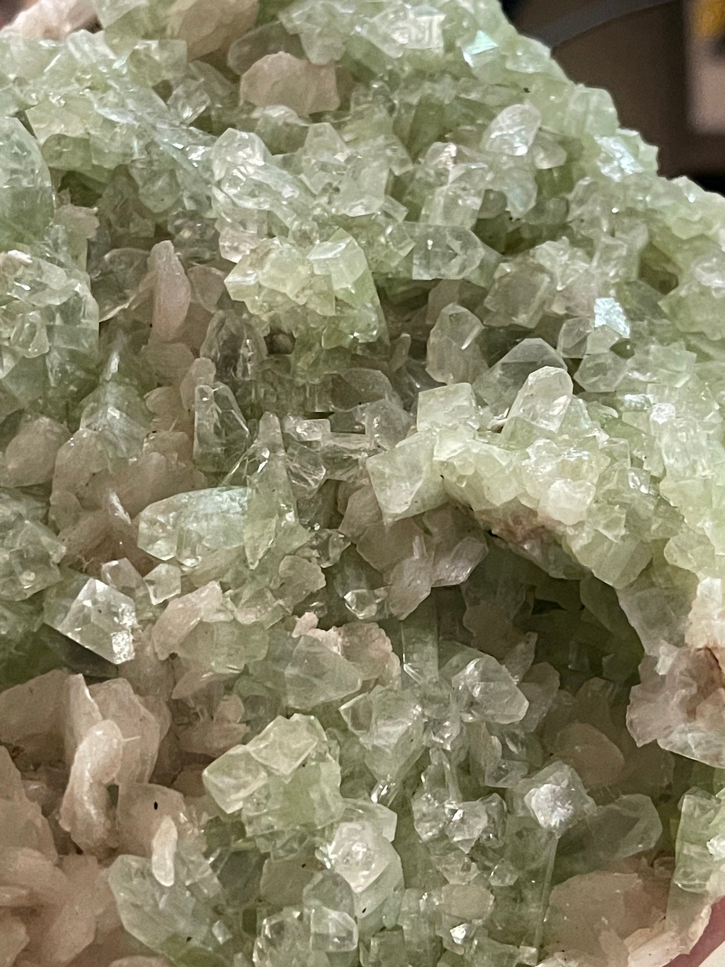 Green apophyllite with stiilbite
