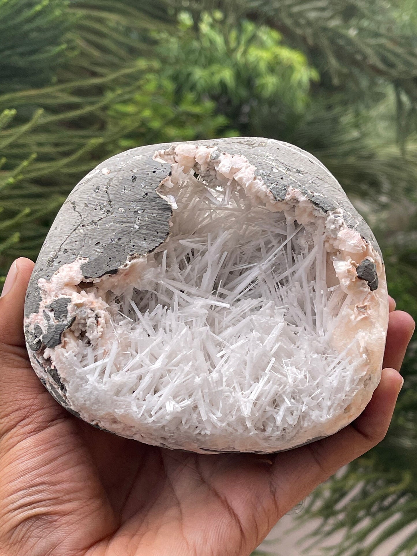 Scolecite on heulandite specimens