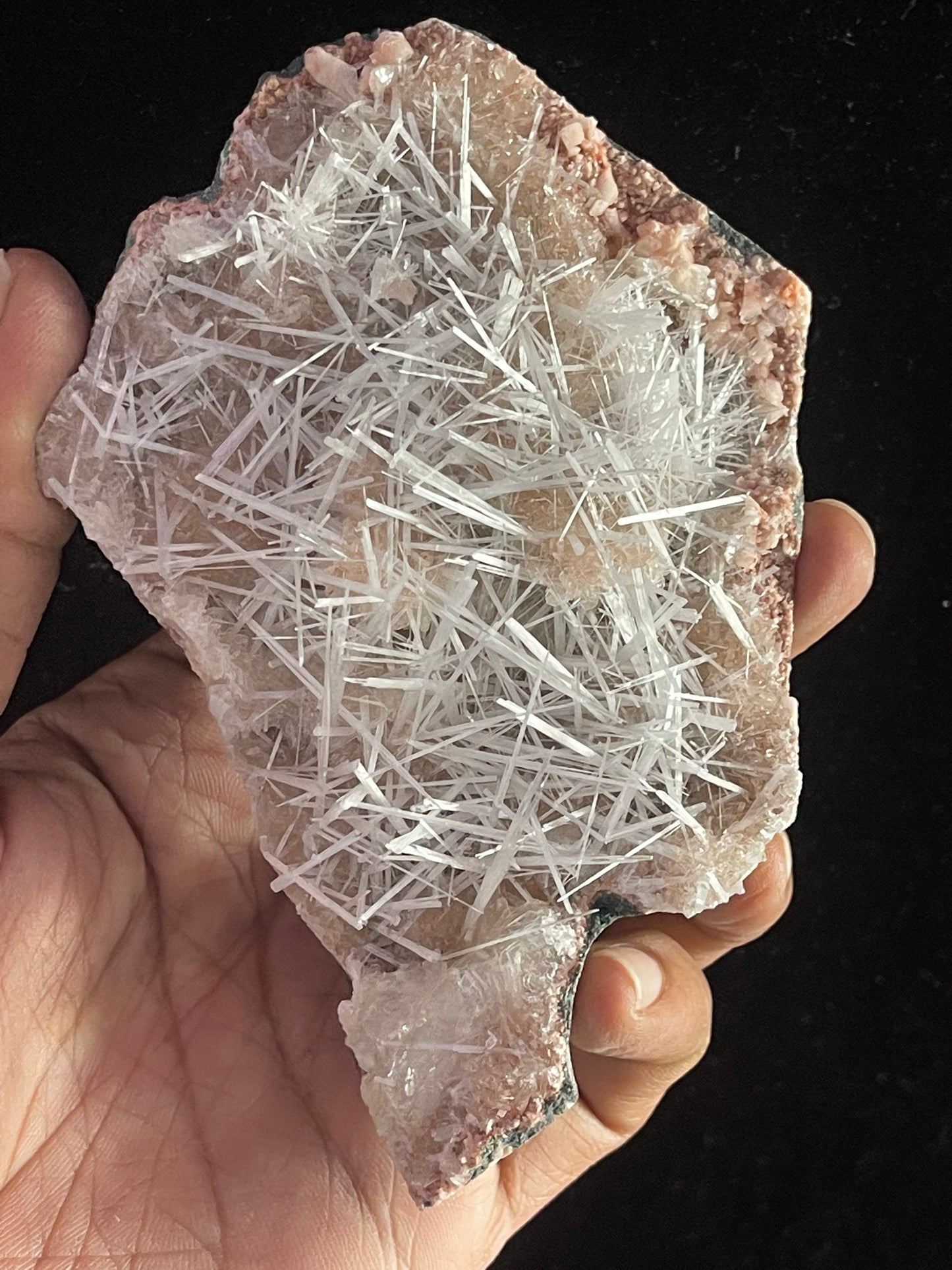 Scolecite spray on orange heulandite base