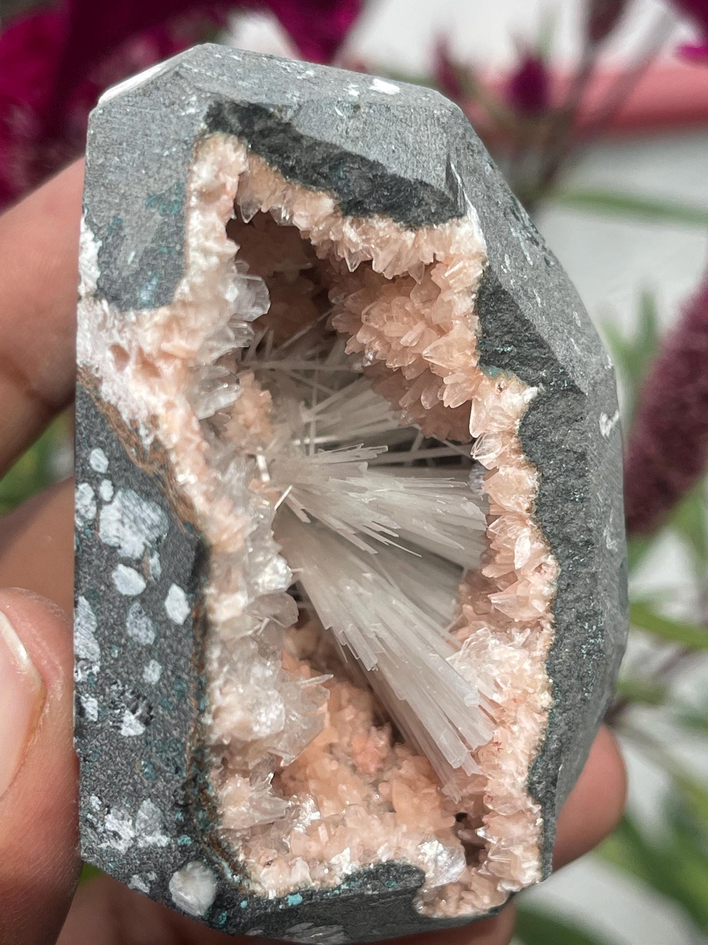 Scolecite spray inside glossy stilbite/heulandite geode