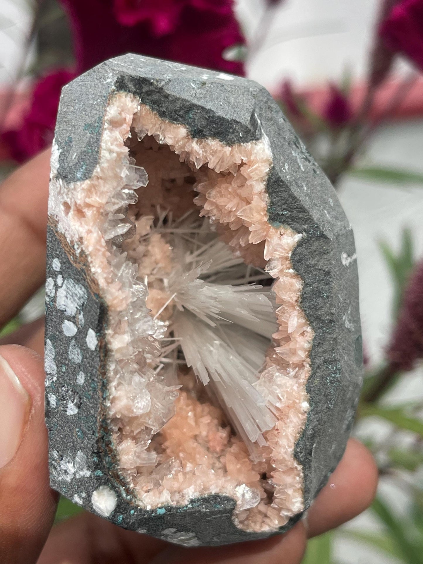 Scolecite spray inside glossy stilbite/heulandite geode
