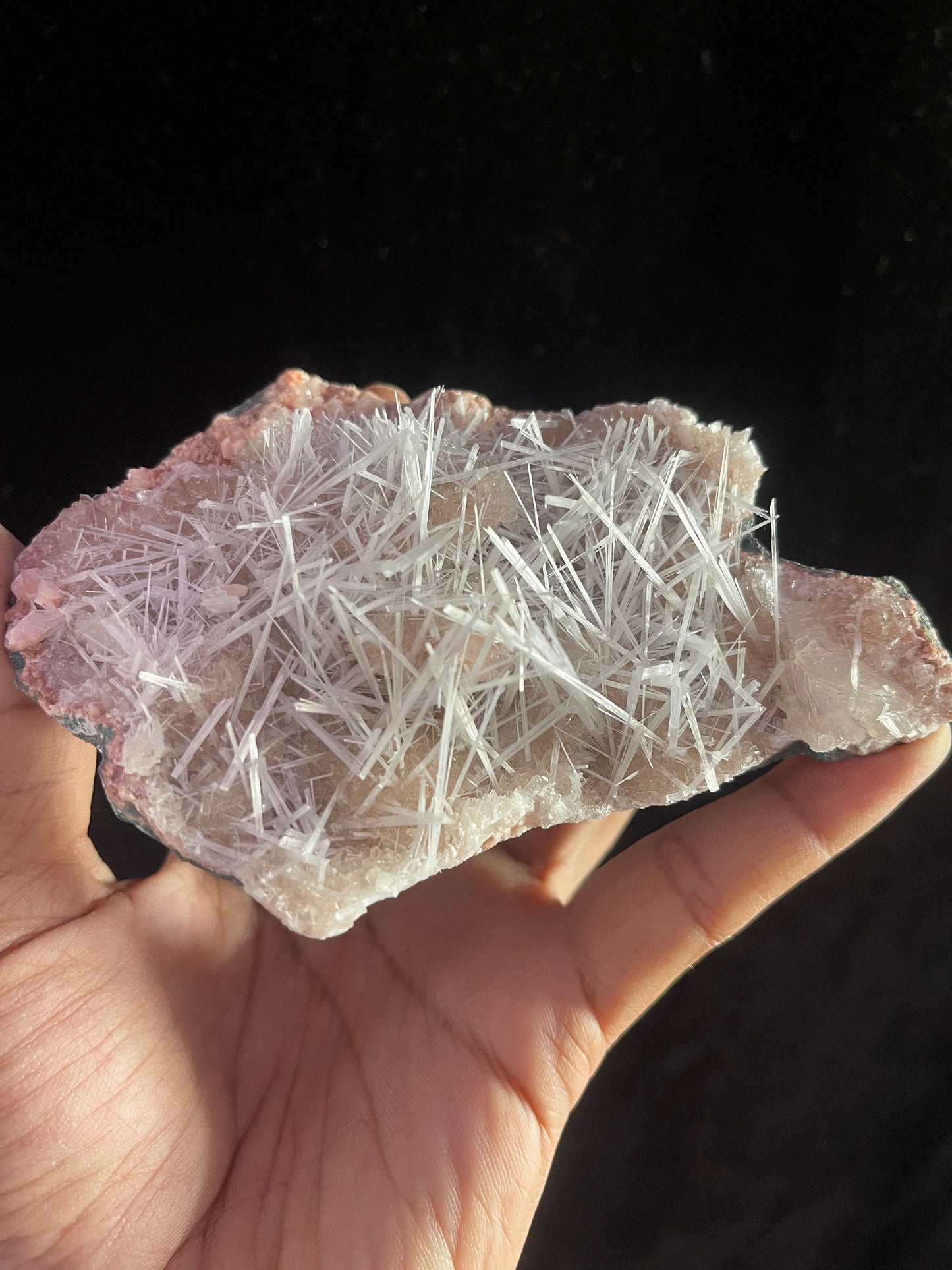 Scolecite spray on orange heulandite base
