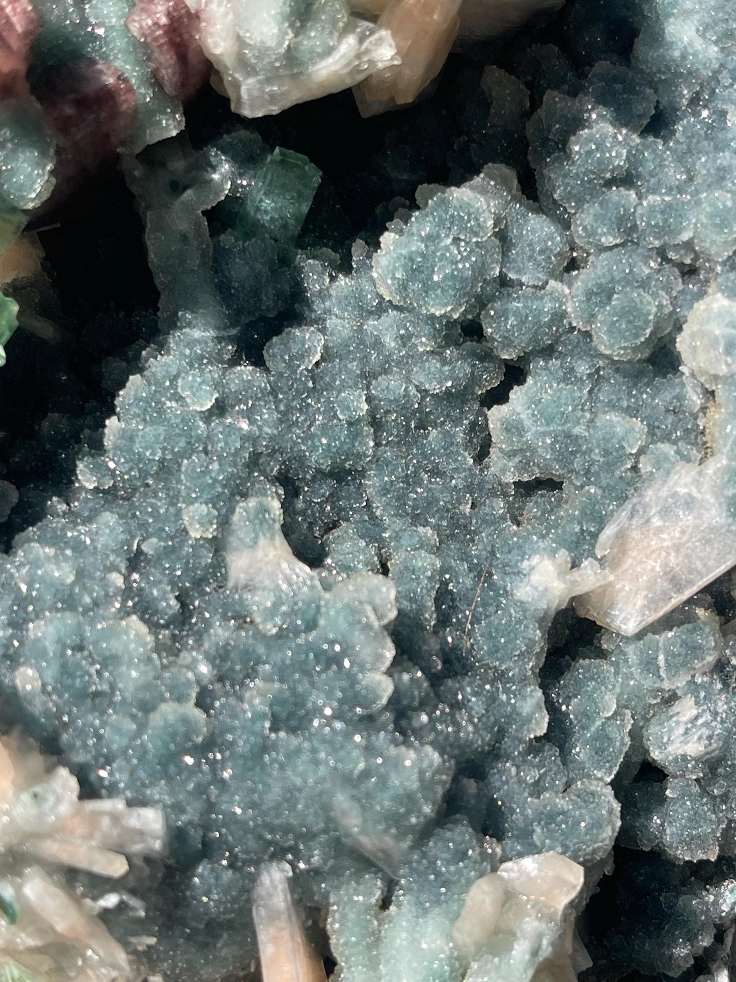 Heulandite, Stilbite & Green Apophyllite on Black Coral Geode