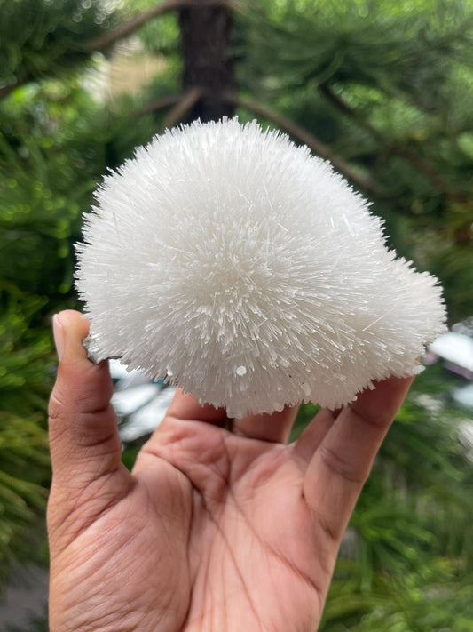 Perfect round shape flower of mesolite