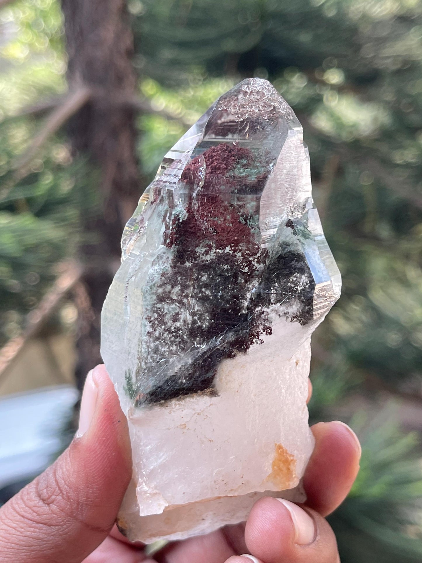 Green chloride quartz crystal