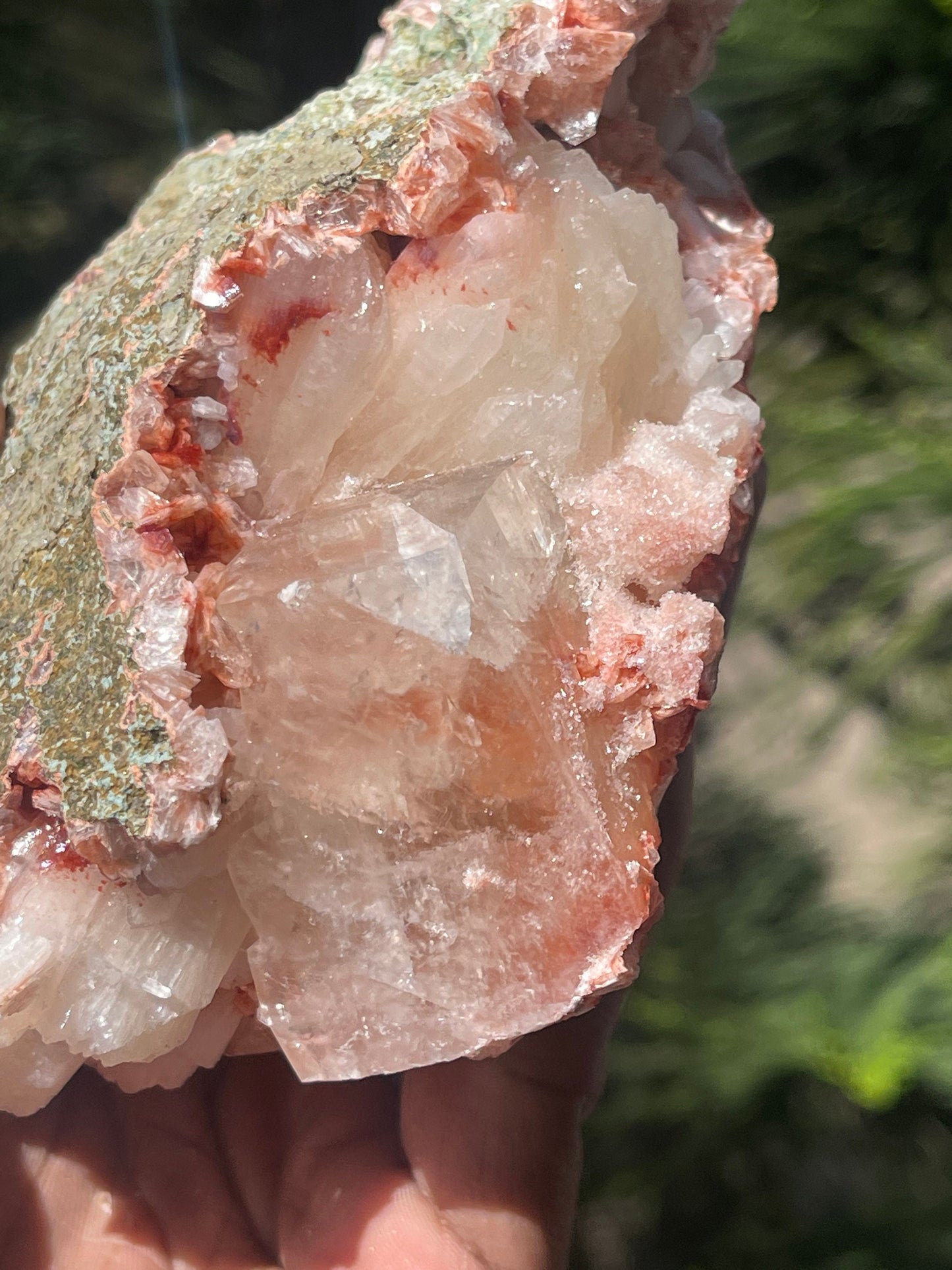 RARE Formation of red heulandite stilbite with calcite geode