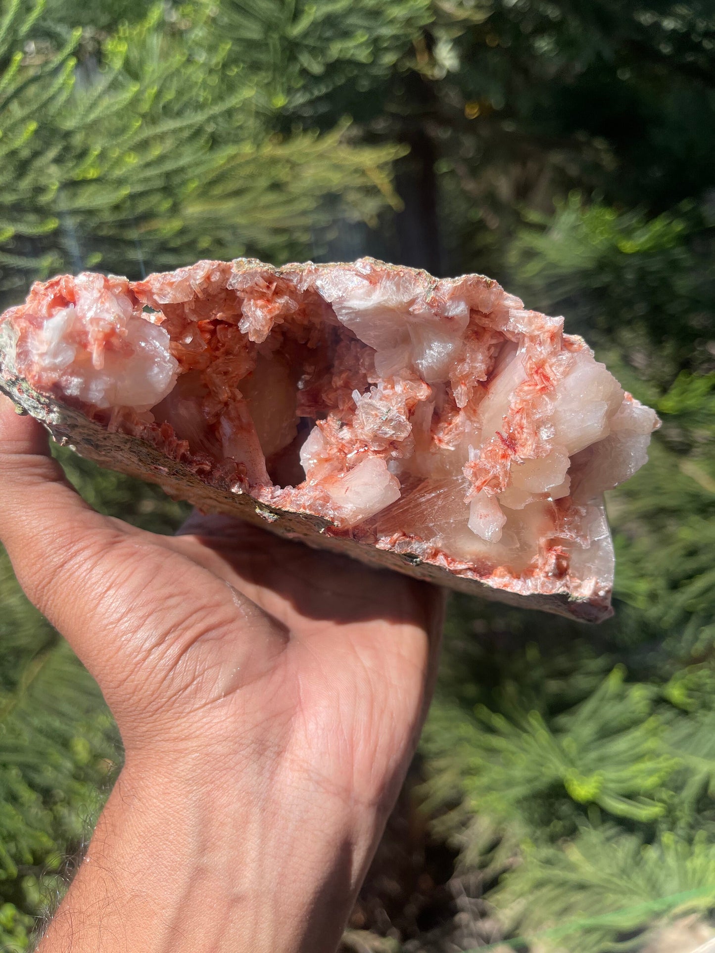 RARE Formation of red heulandite stilbite with calcite geode