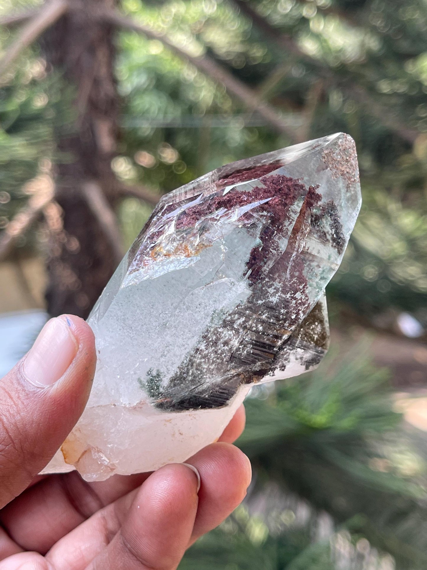 Green chloride quartz crystal