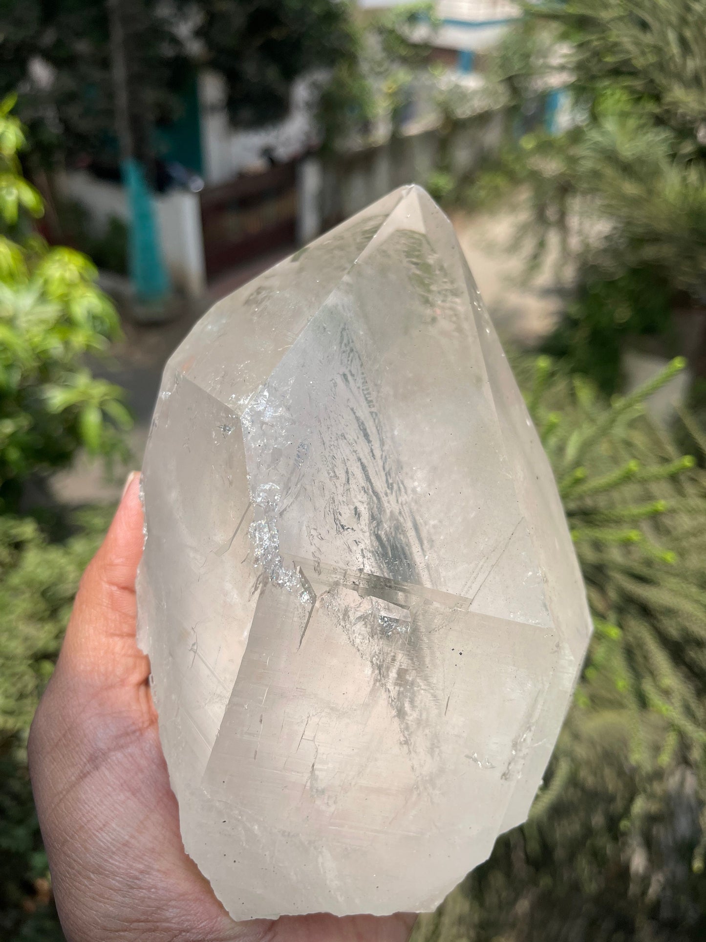 Himalayan quartz crystal 1.7kg