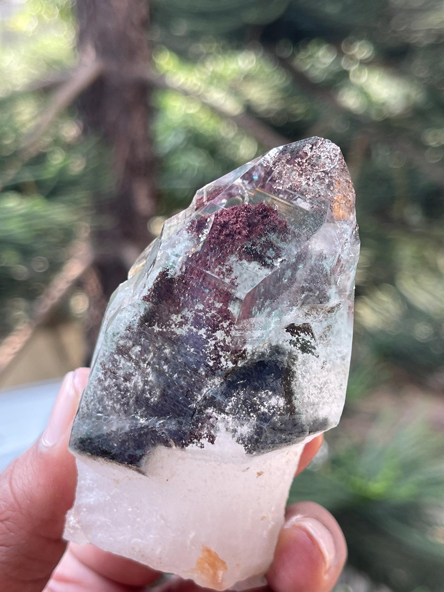 Green chloride quartz crystal