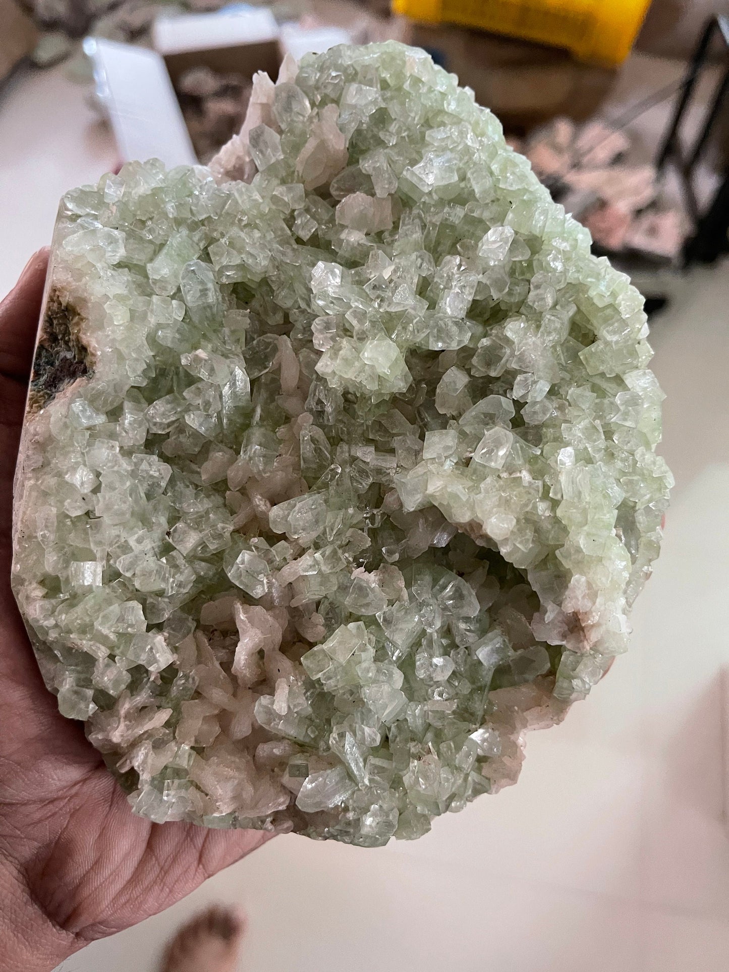 Green apophyllite with stiilbite