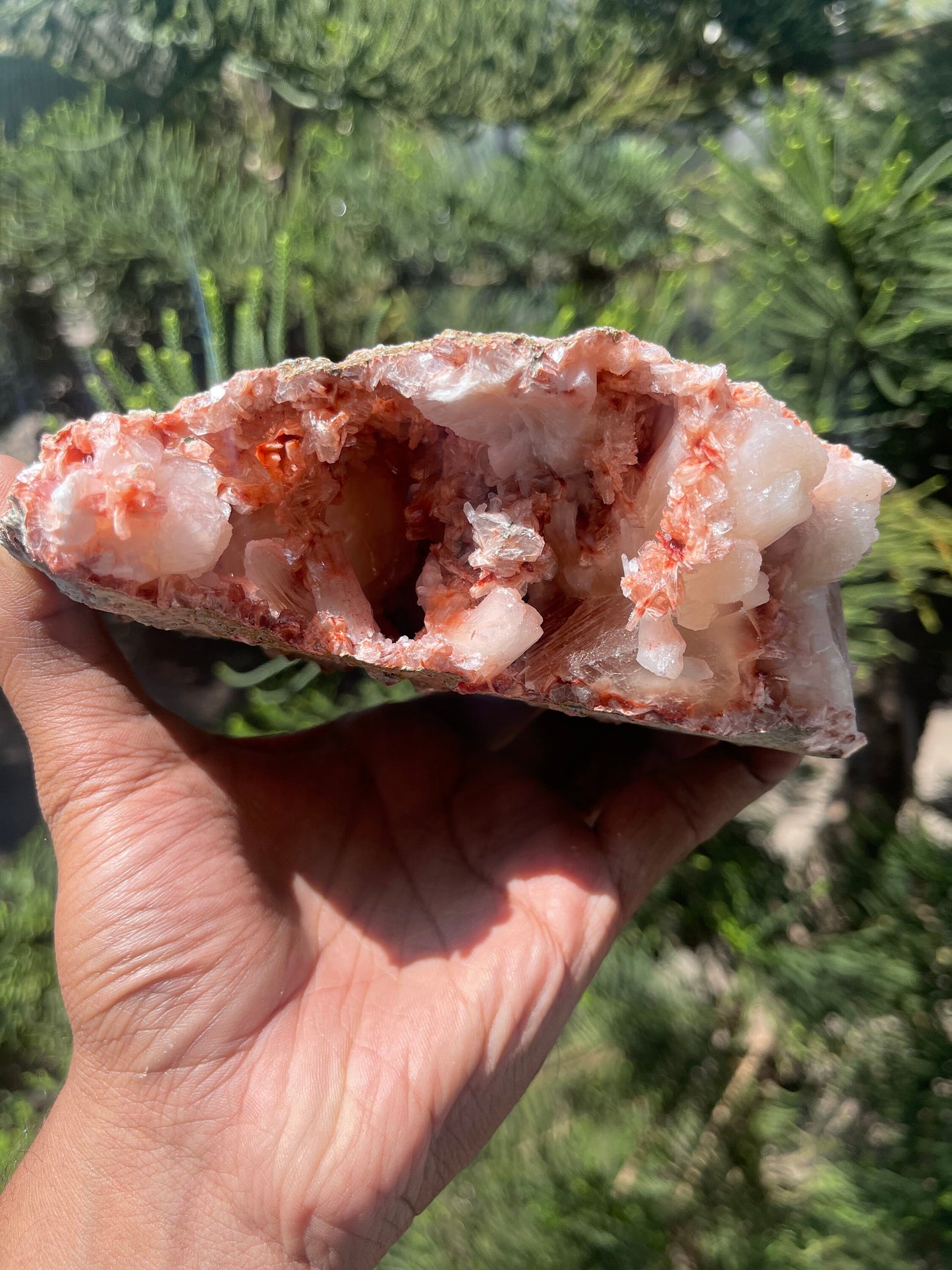 RARE Formation of red heulandite stilbite with calcite geode